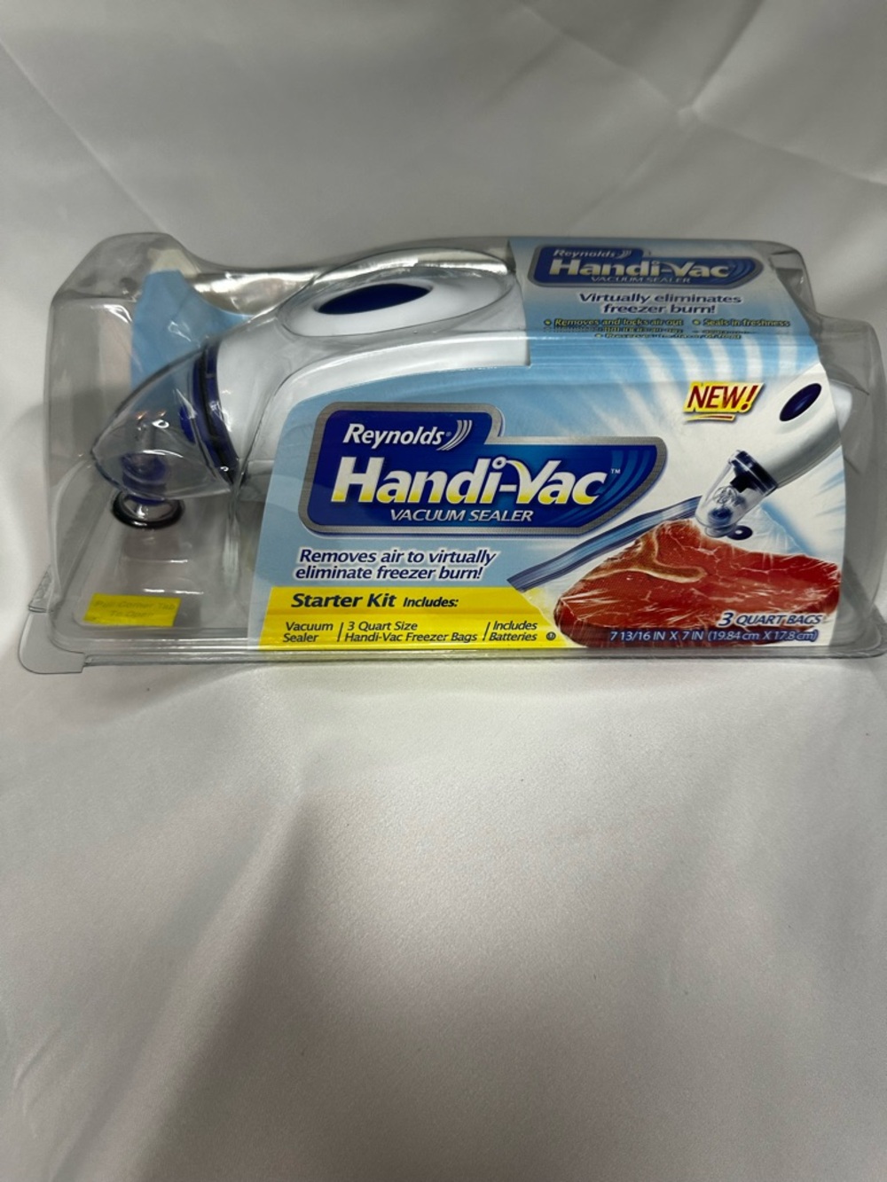 Reynolds Handi-Vac Vacuum Sealer Starter Kit - White and Blue.